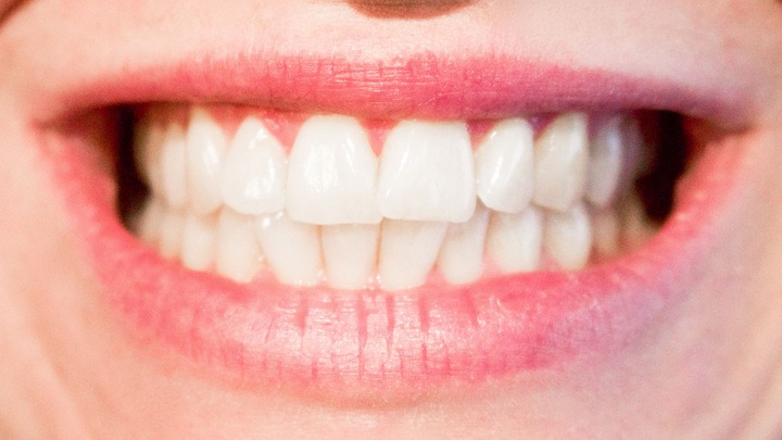 Человеческие зубы в лабораторных условиях